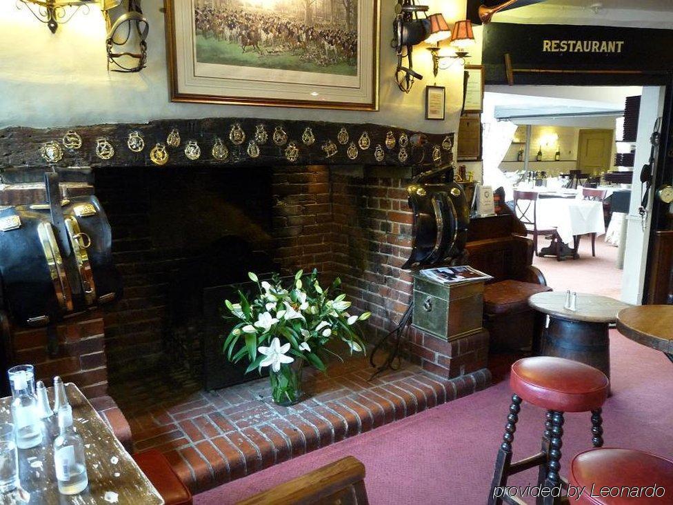 ランニング ホーシズ カントリー イン Mickleham レストラン 写真
